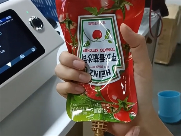 番茄醬的顏色品控，試試WWW青青草下载時台式分光測色儀