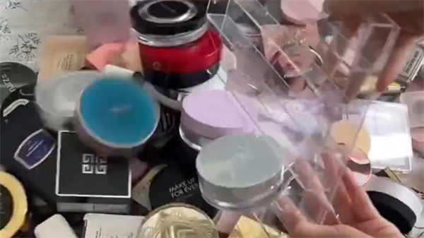【案例】化妝品的青青草原APP下载——WWW青青草下载時非接觸式分光測色儀